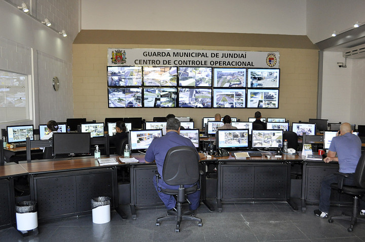 Centro de Monitoramento da Guarda Municipal de Jundiaí, referência de segurança no Brasil