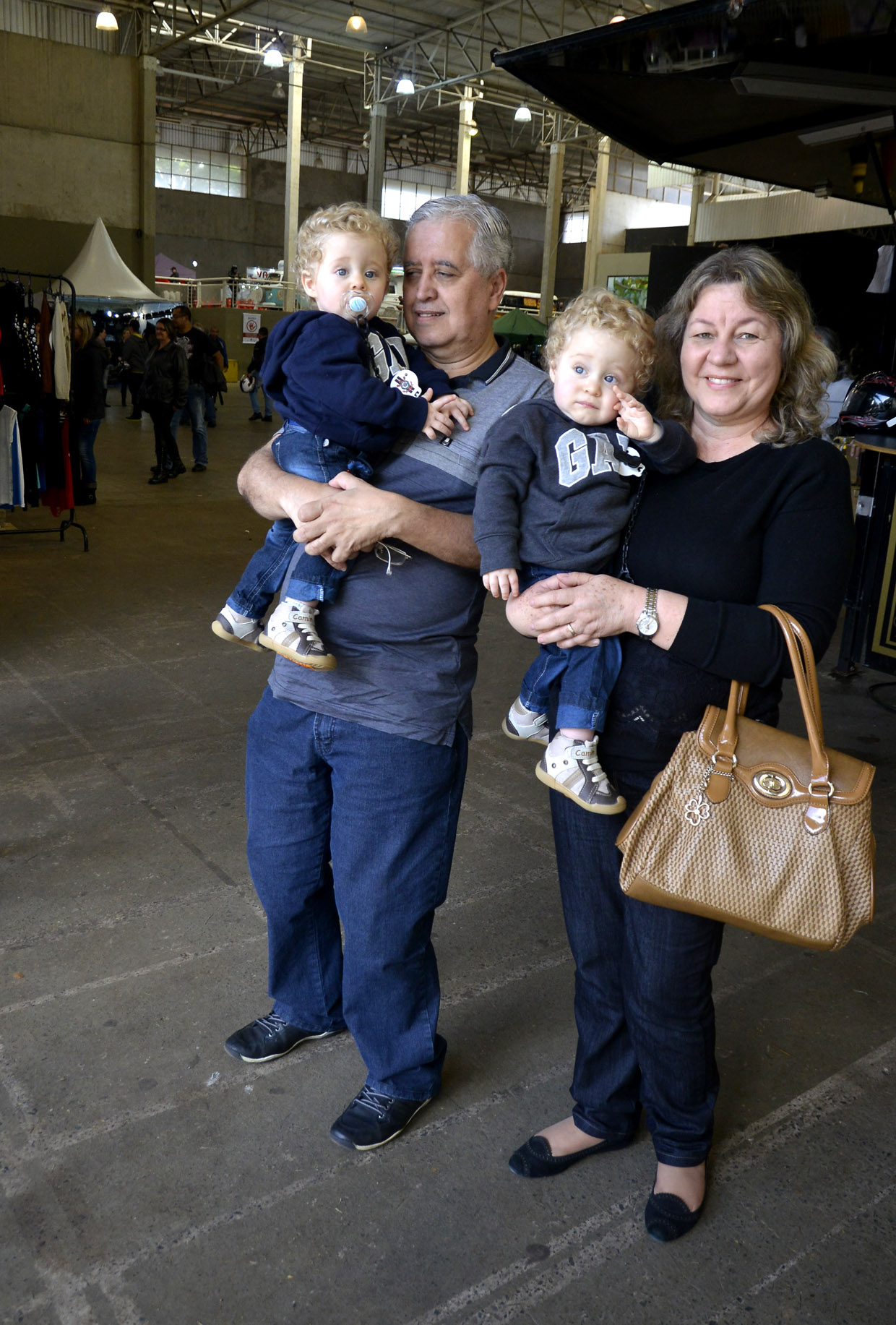 João e Sônia vieram de São Paulo com os netos gêmeos Lucas e Felipe