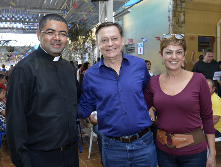 Bigardi, Margarete e o padre Júlio; evento beneficente de grande porte em Ivoturucaia