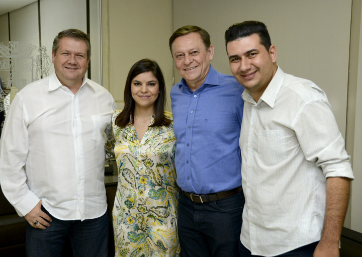 Pedro, Narrinam e os vereadores Marcelo Gastaldo e Rafael Purgato