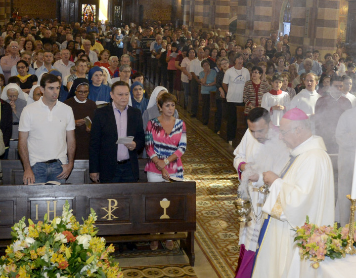 A missa especial foi celebrada pelo bispo Dom Vicente