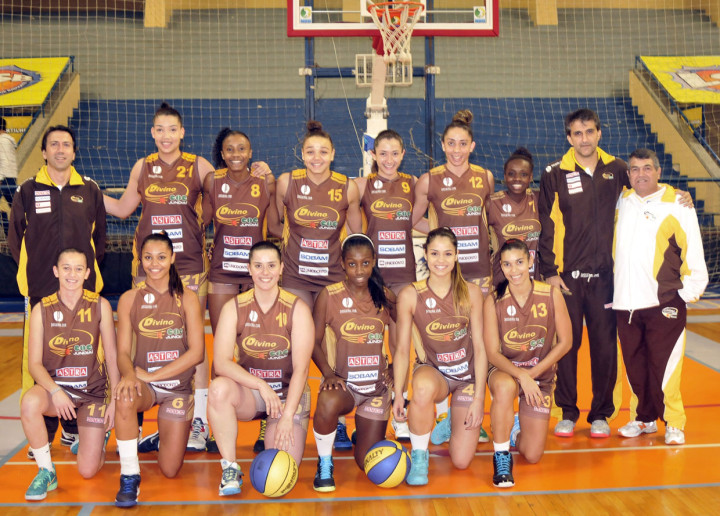 Equipe feminina de basquete do Divino Salvador/Jundiaí