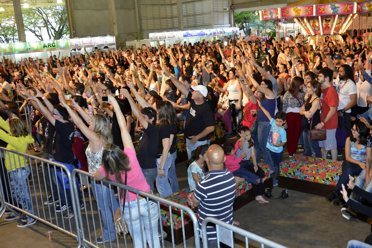 Público lotou o Parque da Uva no último dia da festa