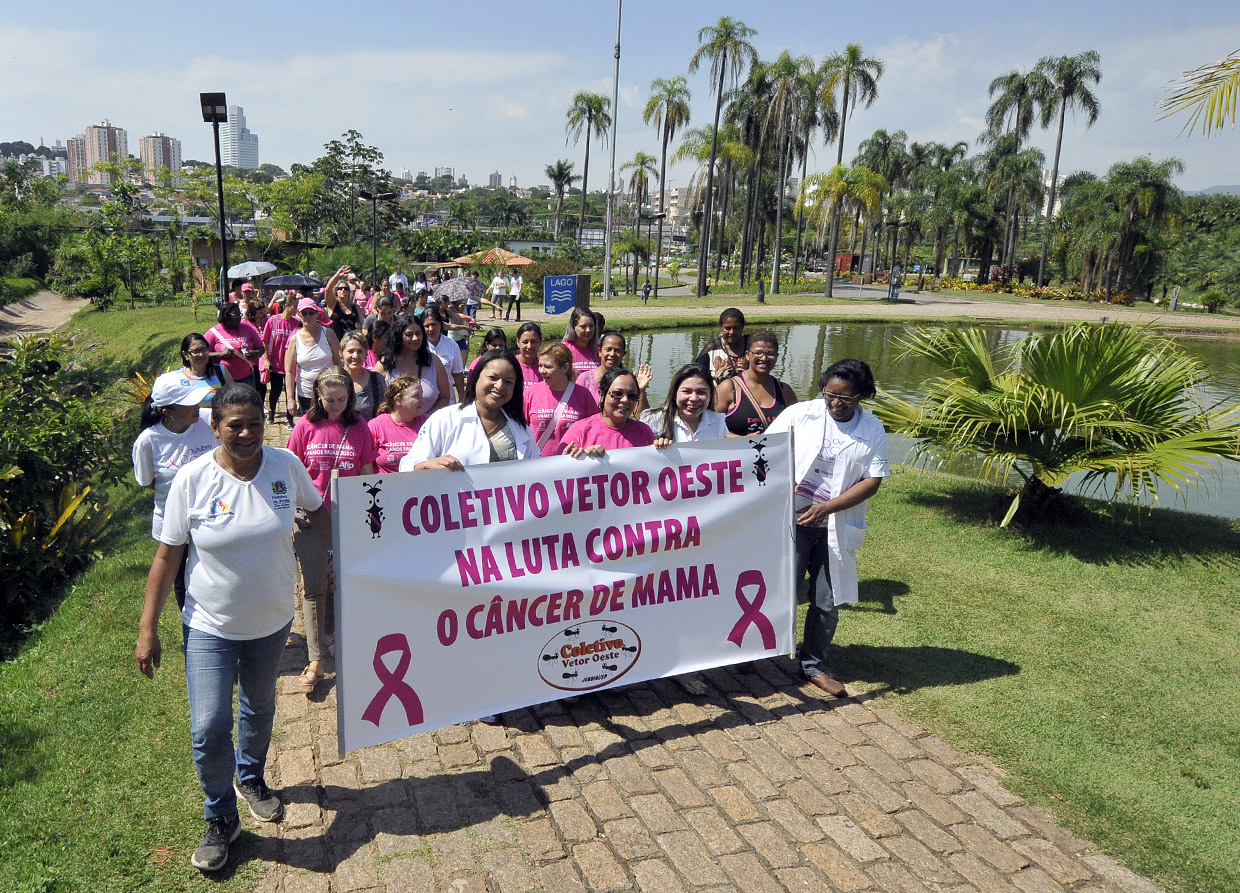 Mulheres chamaram a atenção para a importância da prevenção ao câncer de mama