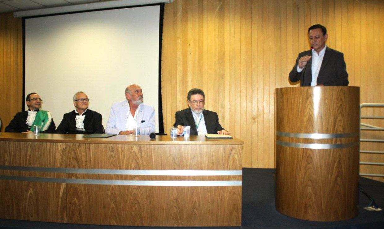 Prefeito Pedro Bigardi destacou a importância da Faculdade para o município