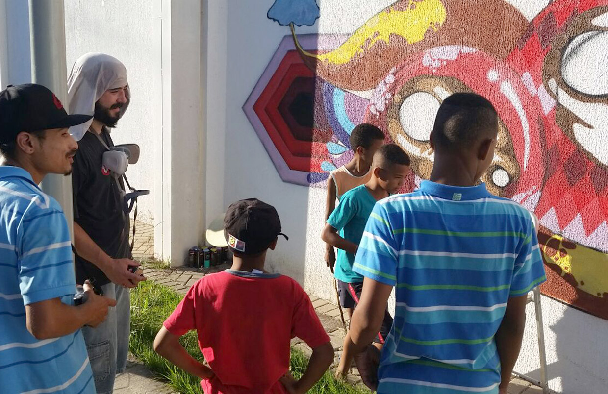 'Grafitagem' proporcionou interação da comunidade com os artistas