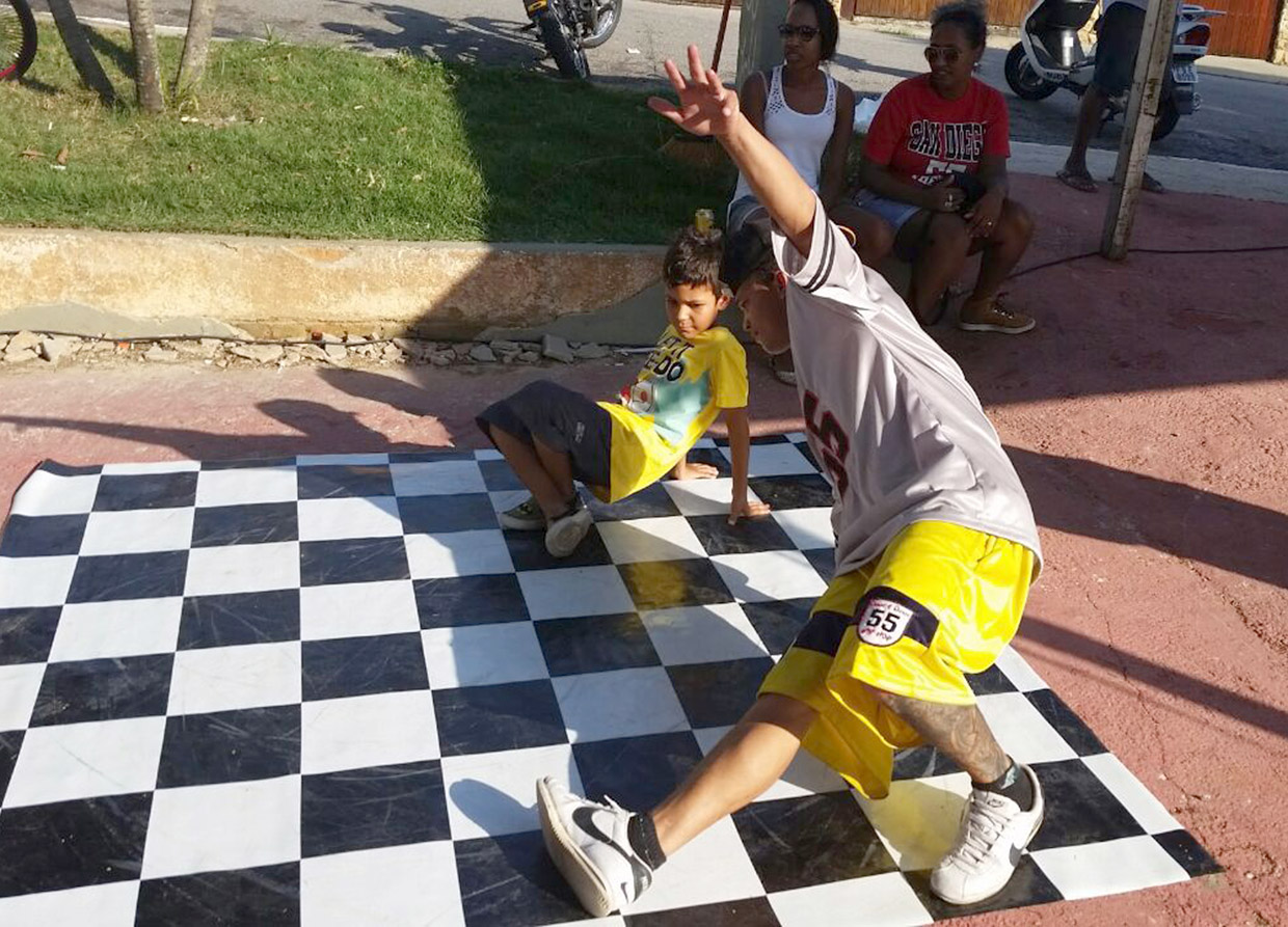 Disputa de passos "Hip-Hop" alegraram as crianças do São Camilo e Vista Alegre