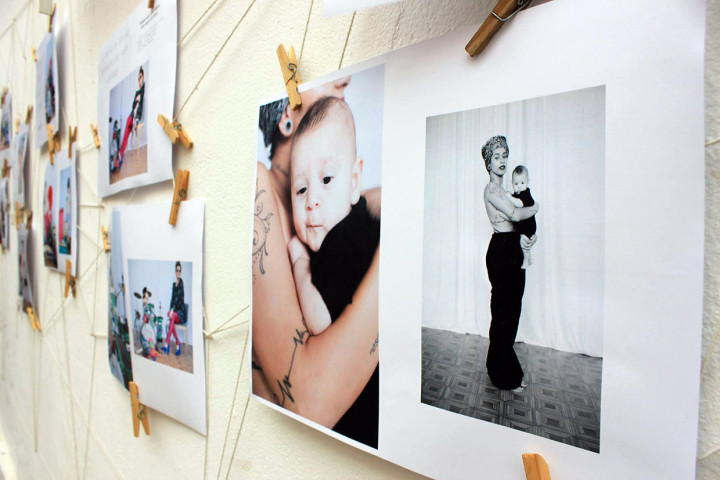 Exposição de fotografias sobre maternidade é atração no evento 