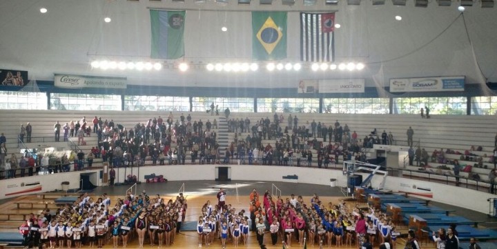 Festival reuniu mais de mil pessoas no ginásio do Bolão