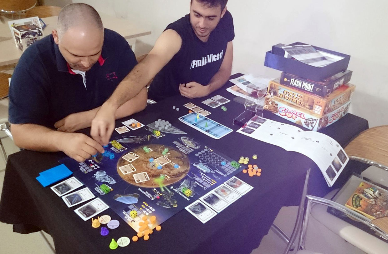 Jogo de Tabuleiro Entre Linhas - Comprar em Bc Jogos