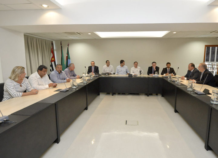 Conversas tiveram continuidade na sala de situação