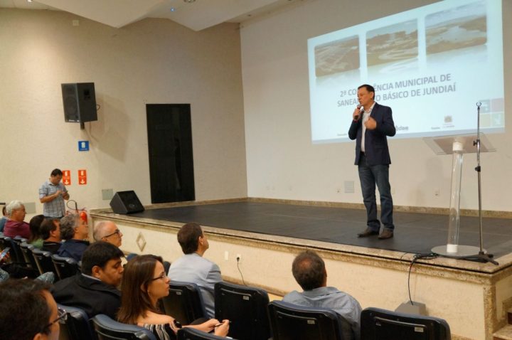 O prefeito Bigardi participou da abertura da Conferência realizada no Auditório da DAE