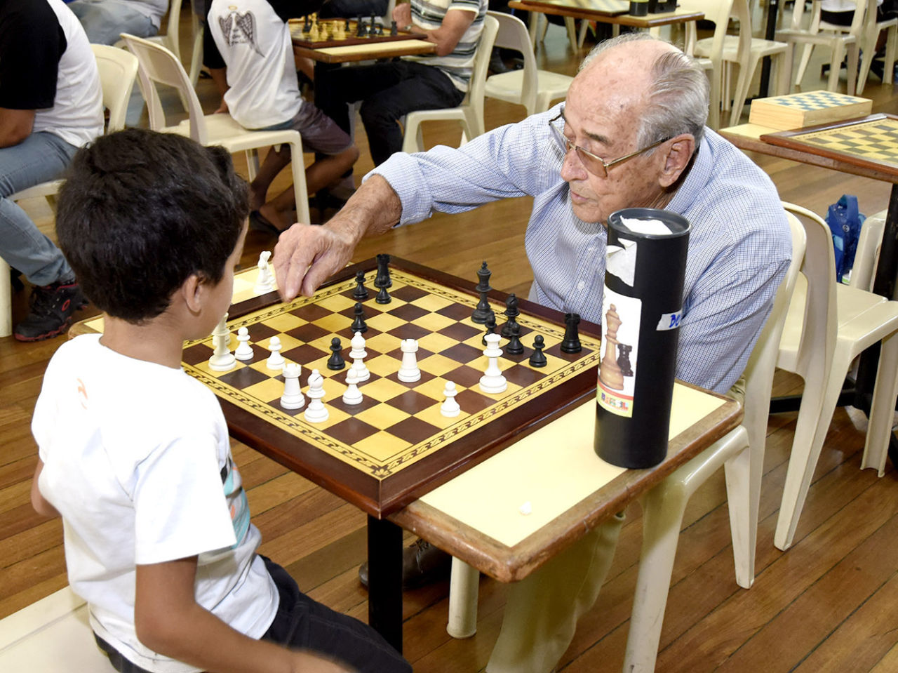 Jogos de tabuleiro: idosos podem participar de aulas no Bolão