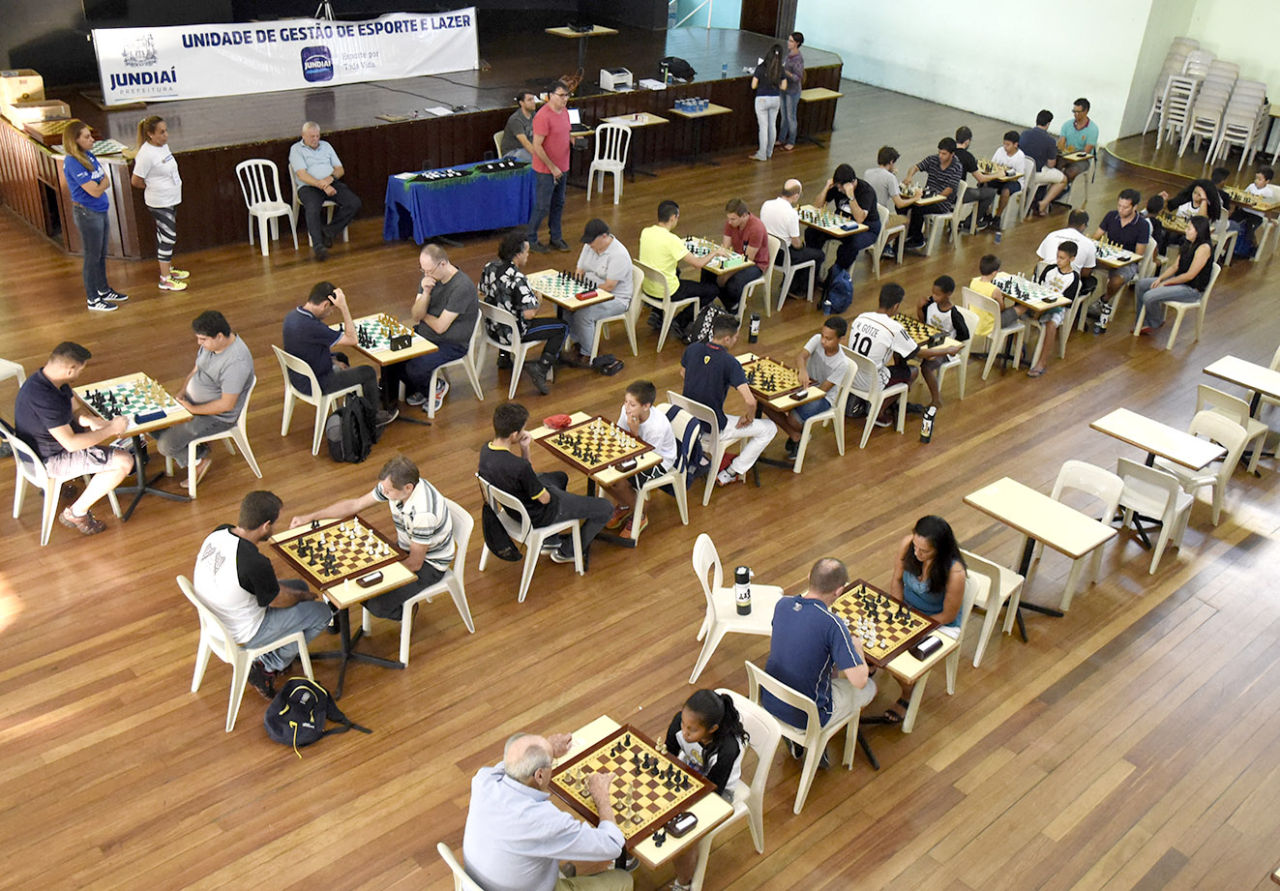 Fábrica do Esporte de PG tem aulas de damas e xadrez - Jornal da Orla