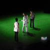 Bailarinos em coreografia no palco do Teatro Polytheama