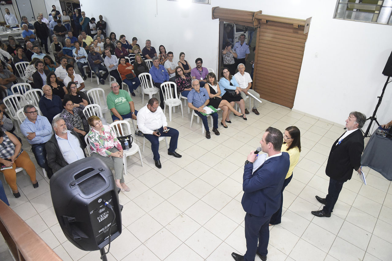Gestor de Promoção da Saúde, Tiago Texera, fala durante prestação de contas no Medeiros