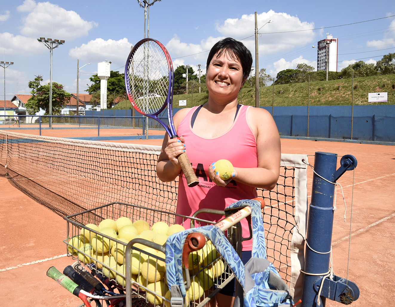 Mariana Harano pratica tênis, atletismo e outros três esportes