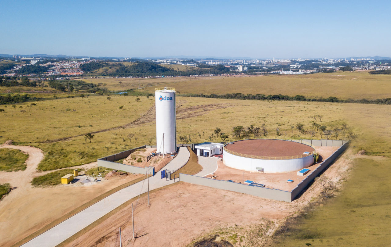 O reservatório integra um conjunto de quatro novos em implantação na cidade (Cecap, já entregue, Jardim Carlos Gomes e Estação de Tratamento de Água do Anhangabaú, ambos em obras), além da reforma do R13, no Distrito Industrial