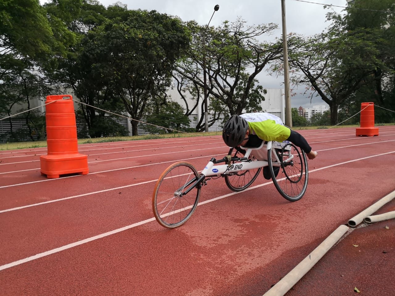 No Bolão, com a bicicleta, o atleta faz seu treino