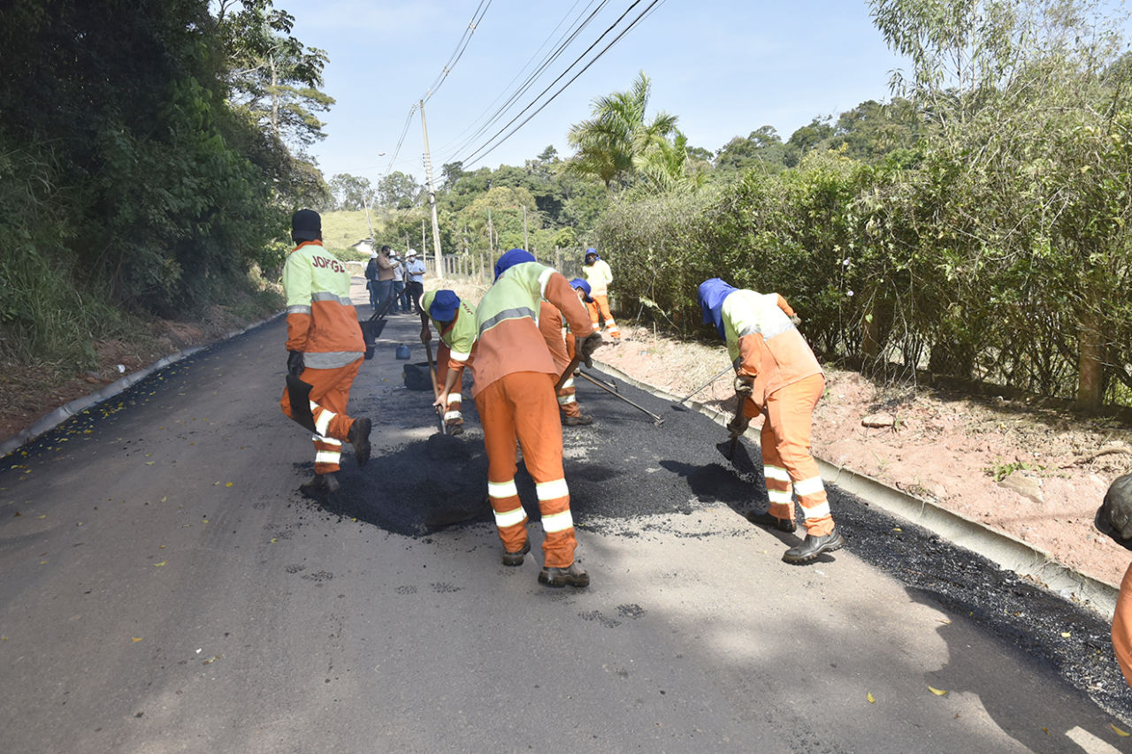 O asfalto em Jundiaí é um dos investimentos que recebe materiais reciclados da construção civil