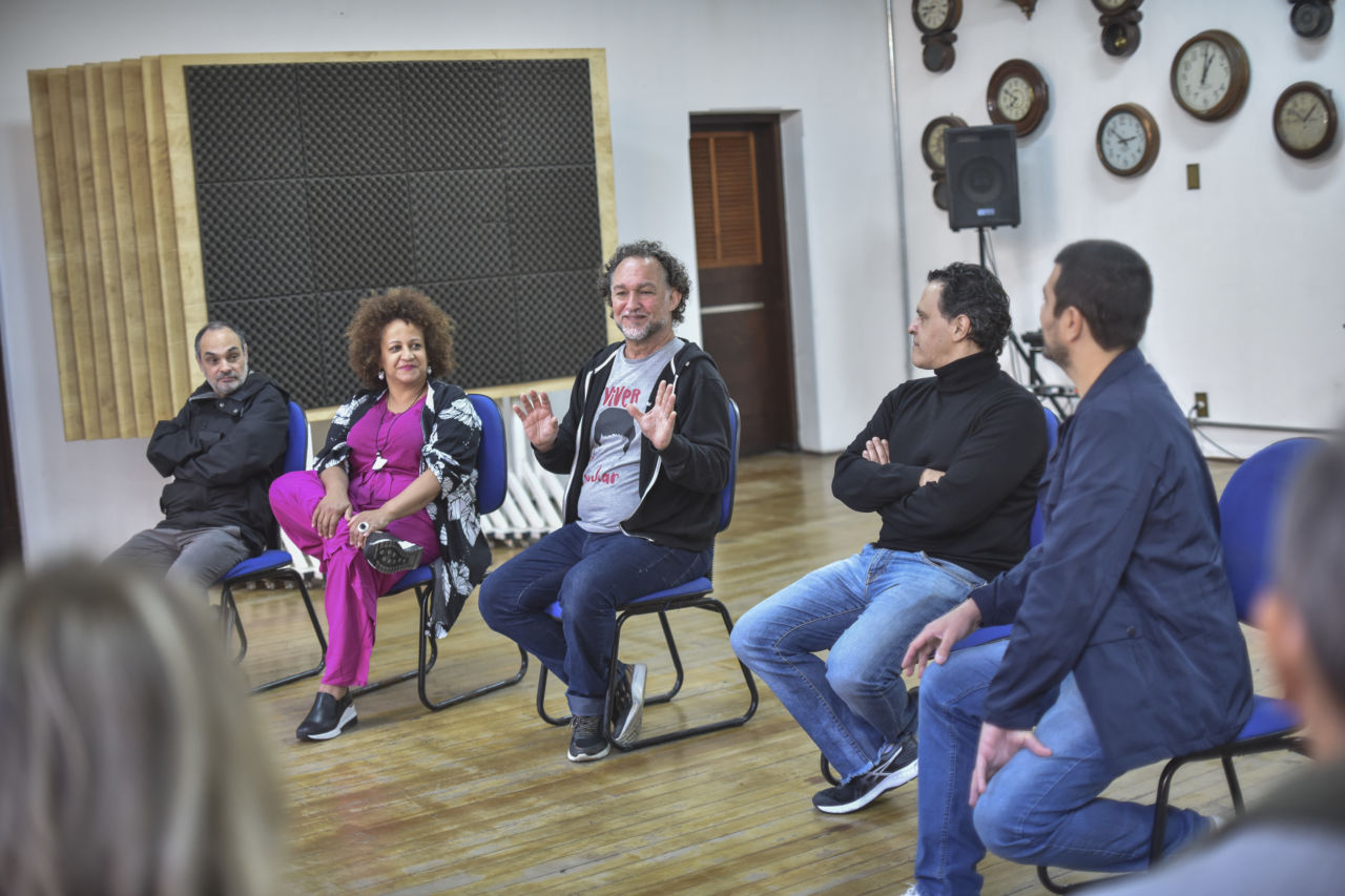 Sala dos Relógios do Complexo Fepasa recebe roda de conversa com músicos e compositores