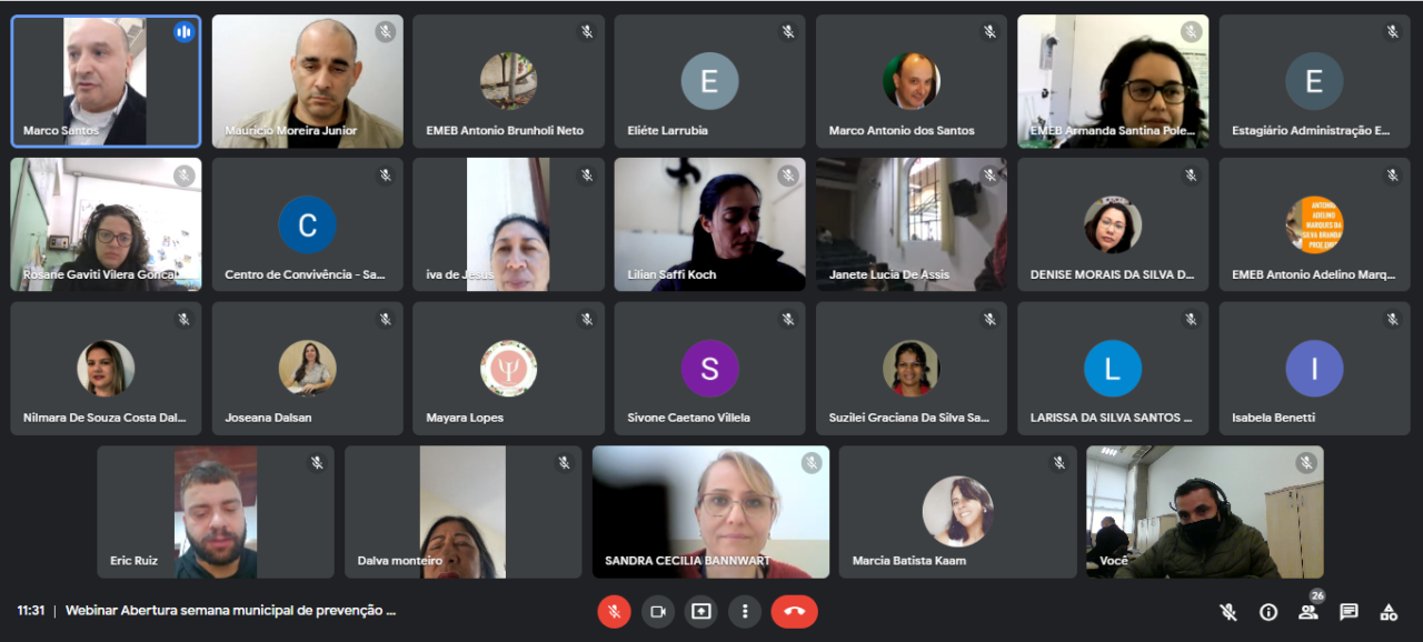 DESCRIÇÃO DA IMAGEM: foto da tela de encontro virtual, em sala de reunião, com a participação de mais de 30 pessoas