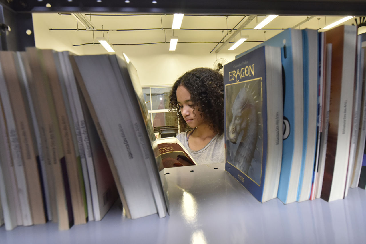 Professora proporciona a estudantes da Estrutural primeiro acesso ao cinema