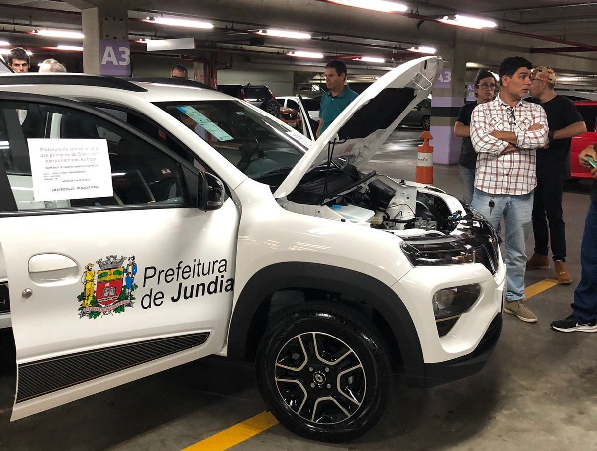 Carro de corrida elétrico está em exposição em SP; veja onde visitá-lo