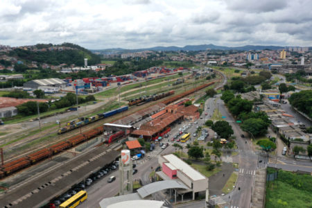 Na imagem, há a estação ferroviária e o entorno na Vila Arens, com impressão geral, por meio de foto aérea. Estação de Jundiaí vai passar por remodelação, assim, como todo o entorno.