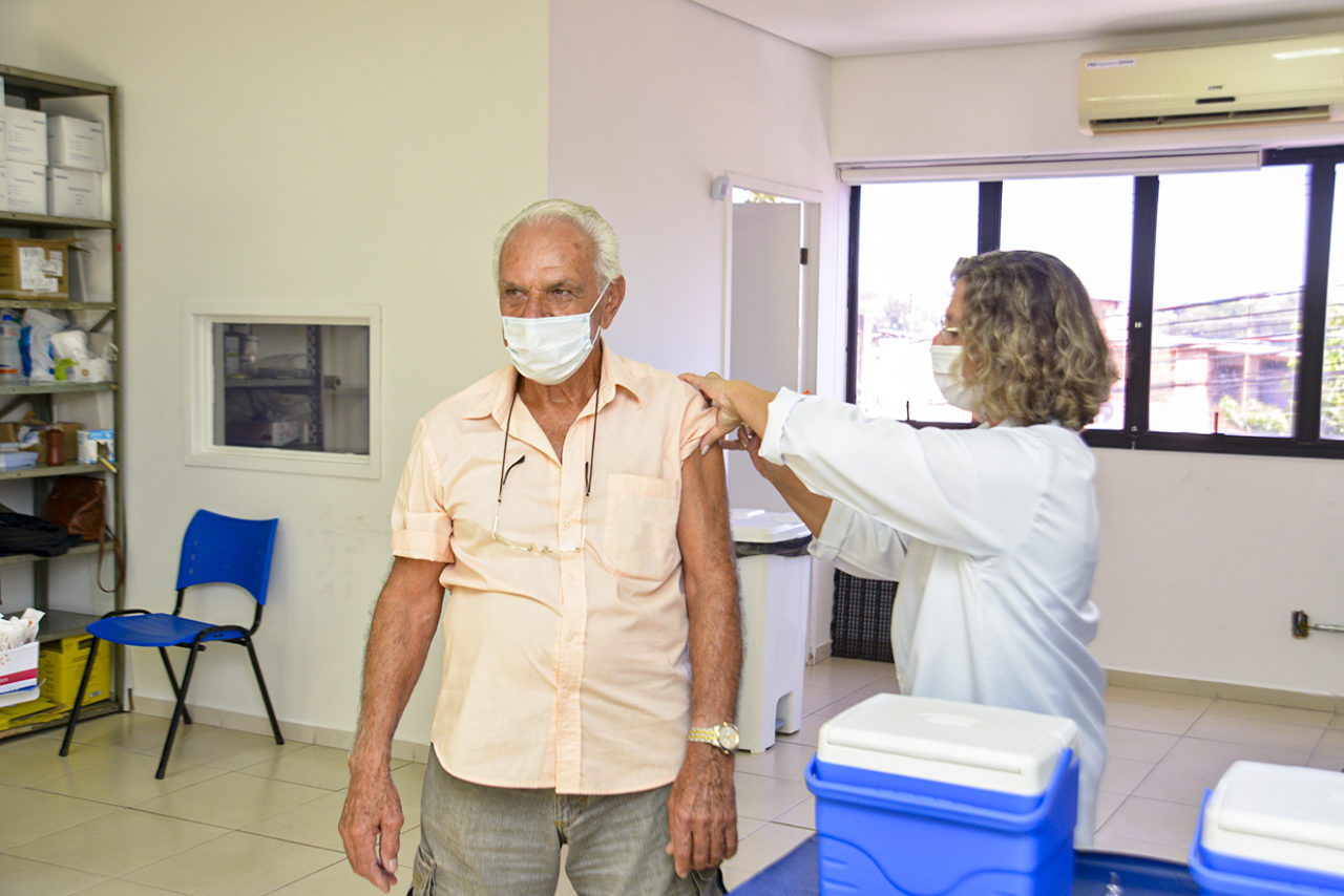 Saúde vacina idosos contra a gripe a partir de terça (11)