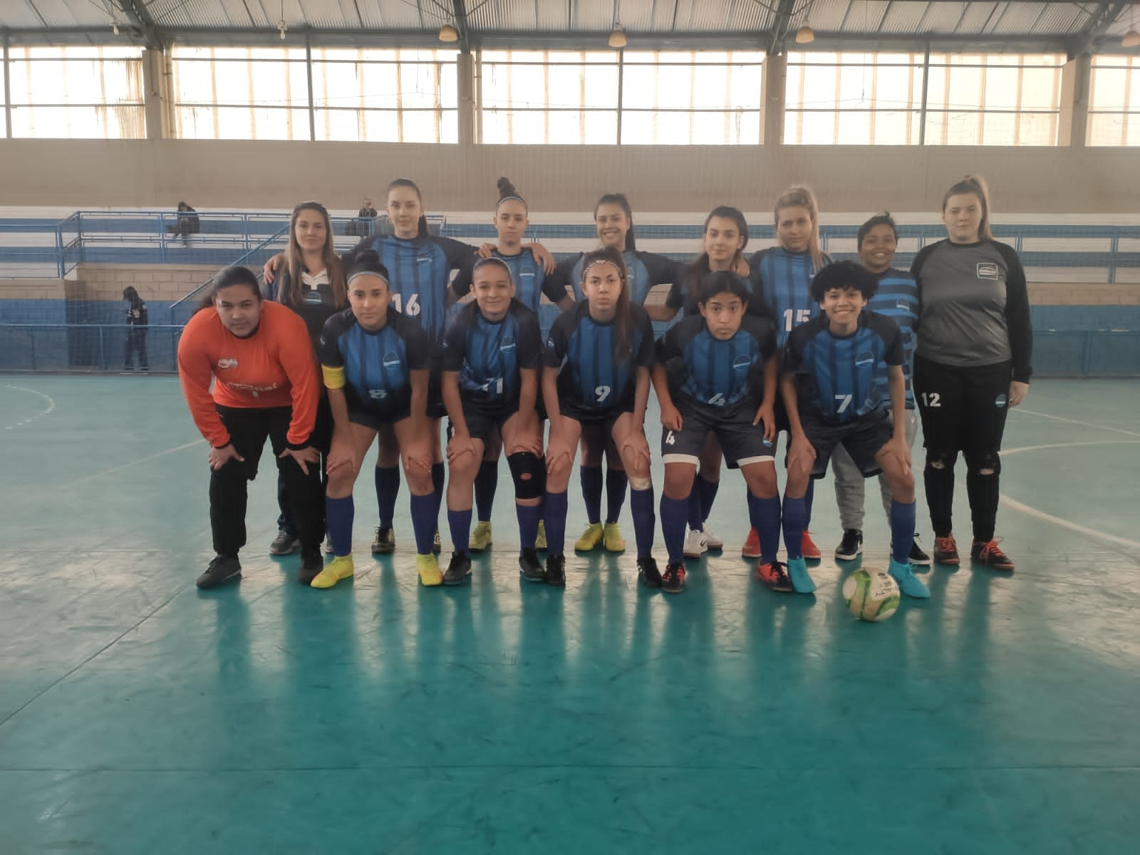 Melhor time de futsal feminino do mundo em 2019 se adéqua à