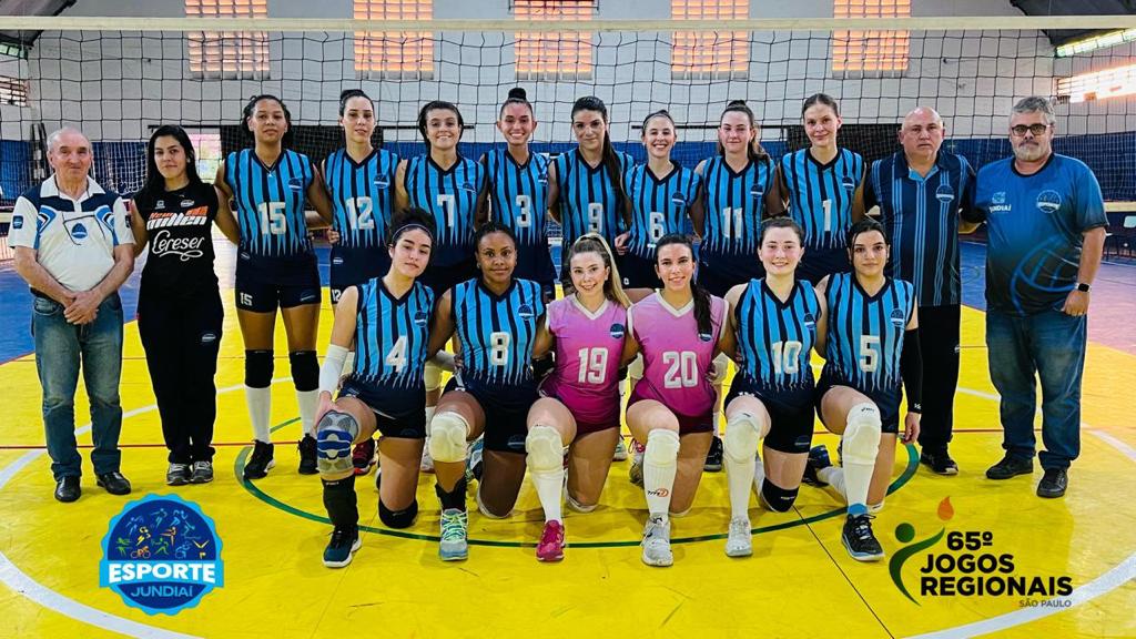 Equipe de Voleibol Adulto Feminino estreia com vitória fora de