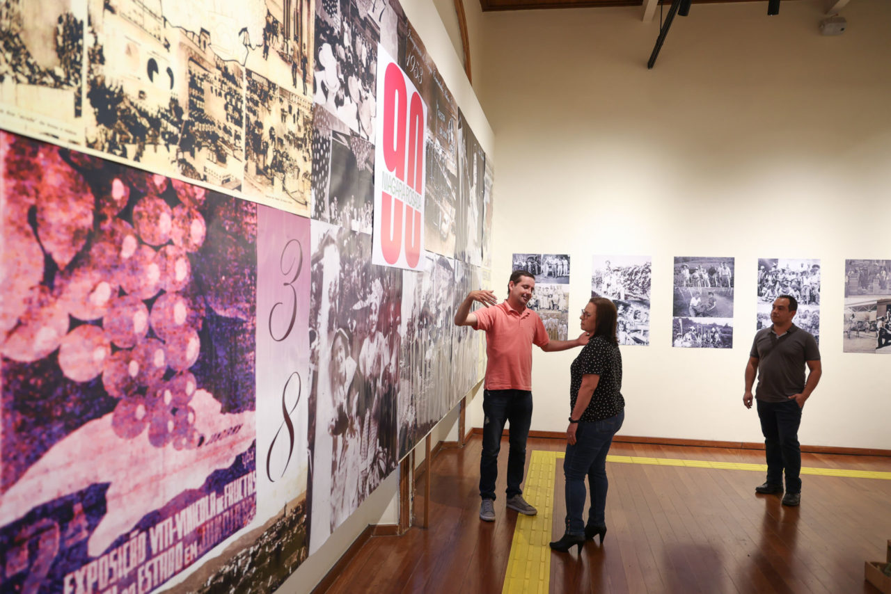 Exposição reúne fotos históricas da produção da uva Niagara Rosada em Jundiaí