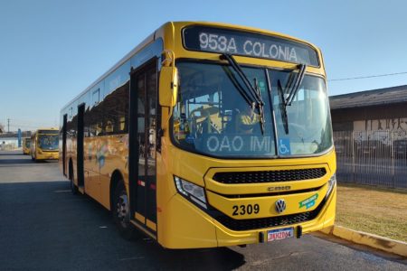 Na imagem está a foto de um ônibus da linha municipal de Jundiaí 953 - Colônia e Central - que terá mais dois novos veículos e novos horários