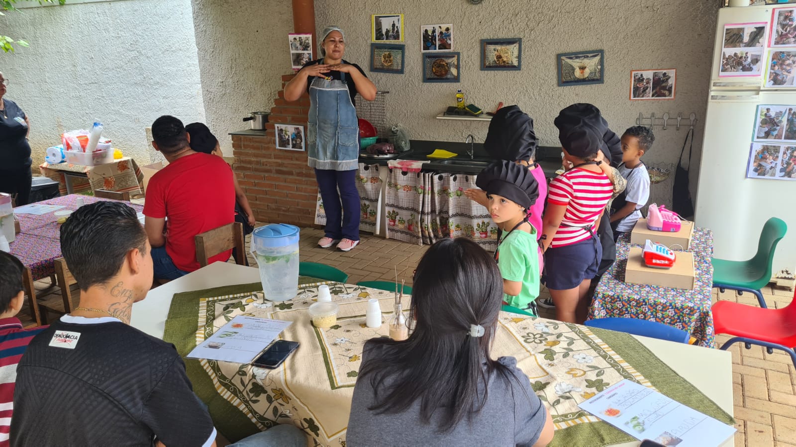 Com muita animação e concentração, xadrez reúne as crianças para festival  na escola