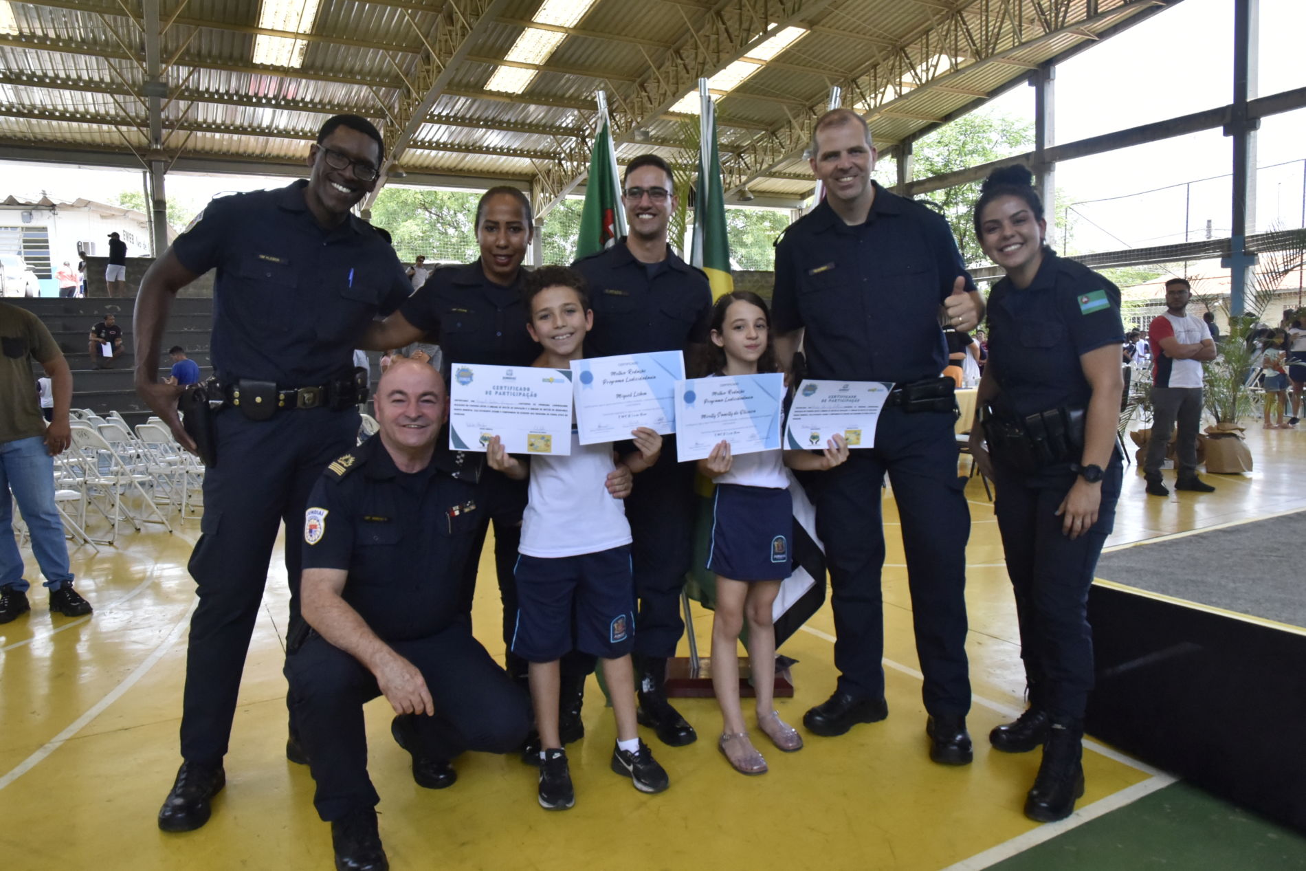 Com muita animação e concentração, xadrez reúne as crianças para festival  na escola