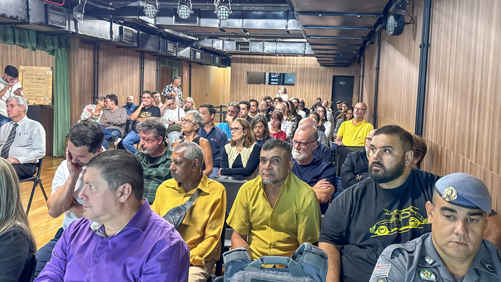 Profissionais da zeladoria recebem homenagem por atuação na revitalização do Centro